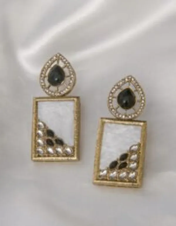 Kundan_Rectangular_Drop_Earrings