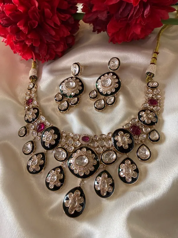 Gold_Necklace_Set_Brass__For_Women