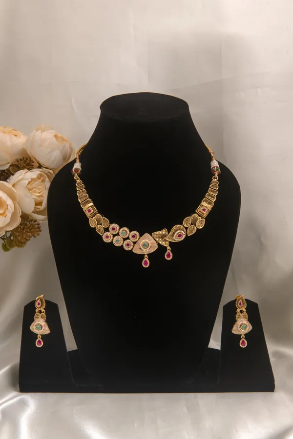 Gold_necklace_set_Brass__For_Women