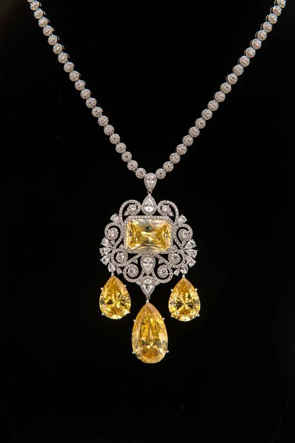 Gold_necklace_set_Brass__For_Women