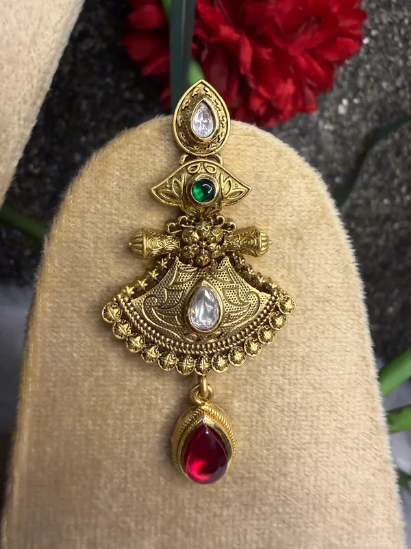 Gold_necklace_set_Brass__For_Women
