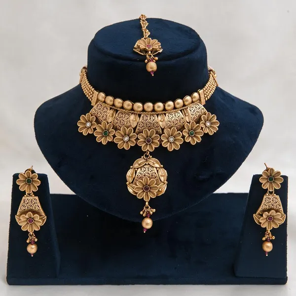 Gold_necklace_set_Brass__For_Women