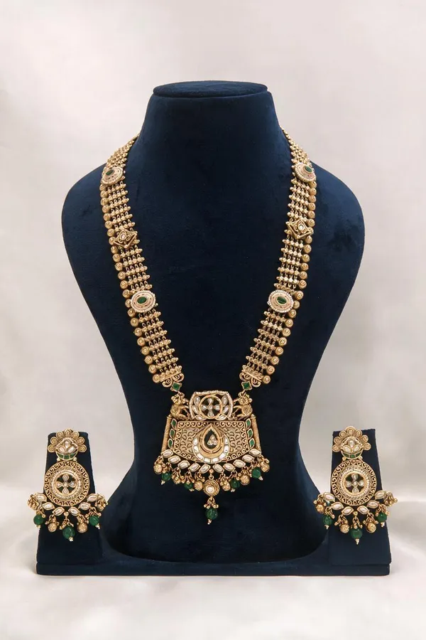Gold_necklace_set_Brass__For_Women
