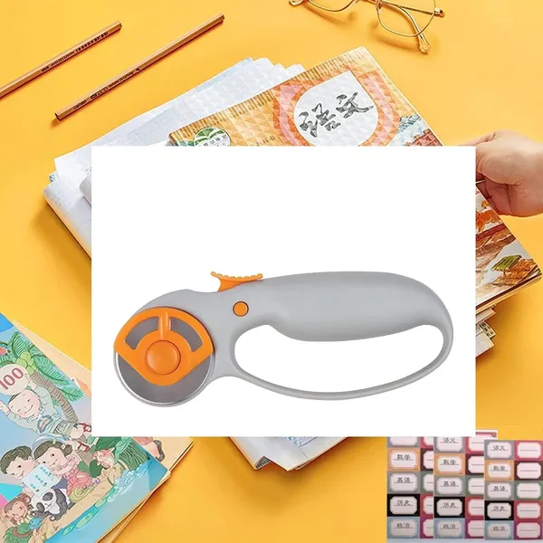 Rotary_Cutter_With_Cutting_Mat_And_Ruler_Set