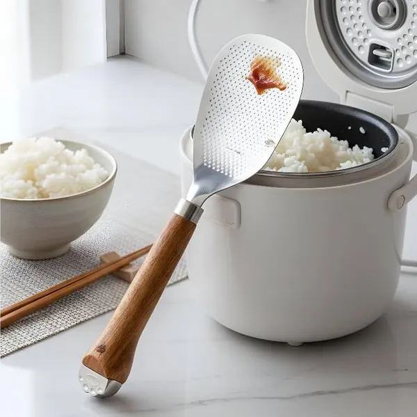Stainless_Steel_Rice_Paddle_With_Wooden_Handle