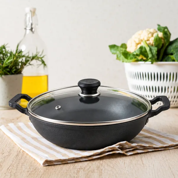 Cast_Iron_Everyday_Kadai_With_Glass_Lid