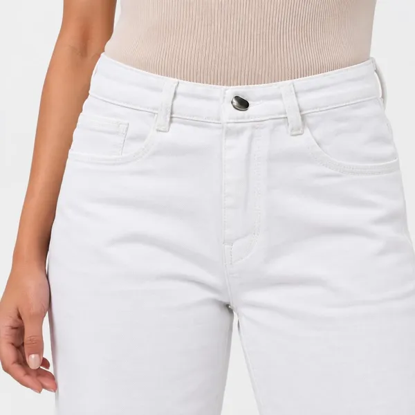 Classic_Straight_Fit_Full_Length_Denim_Jeans_For_Women_With_Front_And_Back_Pockets_Everyday_Casual_Wear