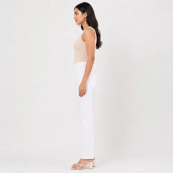 Classic_Straight_Fit_Full_Length_Denim_Jeans_For_Women_With_Front_And_Back_Pockets_Everyday_Casual_Wear