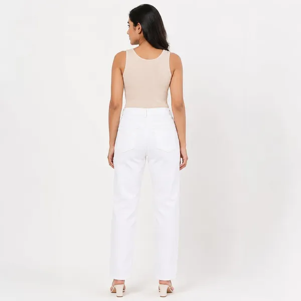 Classic_Straight_Fit_Full_Length_Denim_Jeans_For_Women_With_Front_And_Back_Pockets_Everyday_Casual_Wear