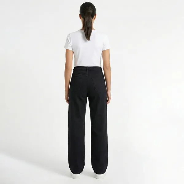Women's_Black_High_Rise_Straight_Fit_Denim_Jeans_Classic_Everyday_Fashion
