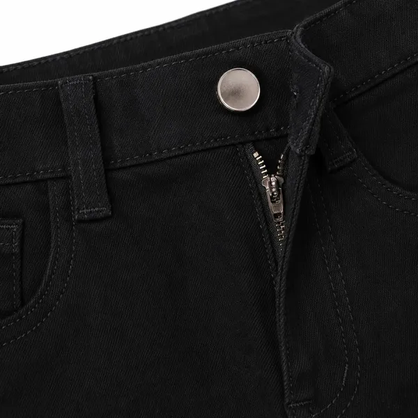 Black_Denim_Straight_Fit_Jeans_For_Women