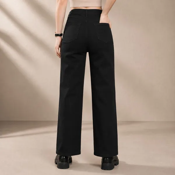 Black_Denim_Straight_Fit_Jeans_For_Women