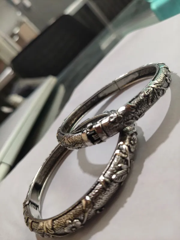 Silver_Steel_Oxidized_Embossed_Bangles_For_Women_Pack_Of_2