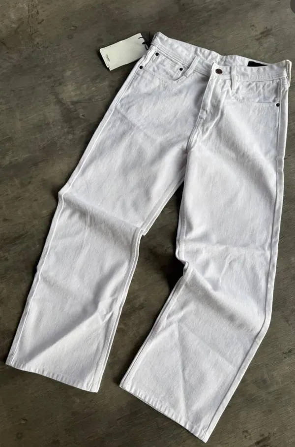 White_Denim_Straight_Fit_Jeans_for_Women