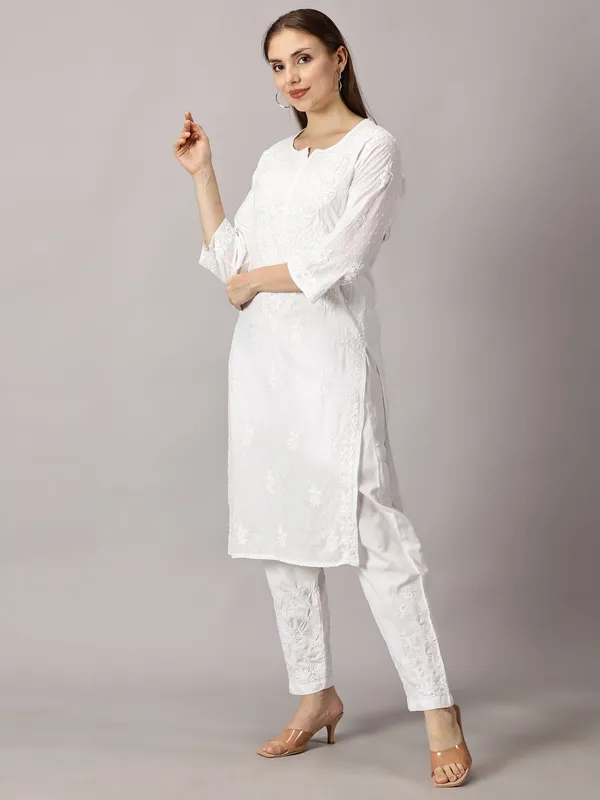 Long_Cotton_Kurta_Pure_White_Straight_Kurti
