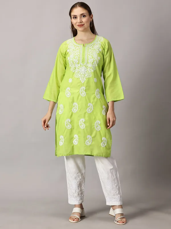 Kurti_For_Womens_Parrot_Green_Straight_Kurti