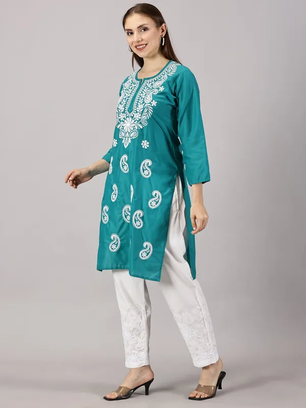 Kurti_For_Womens_Rama_Green_Straight_Kurti