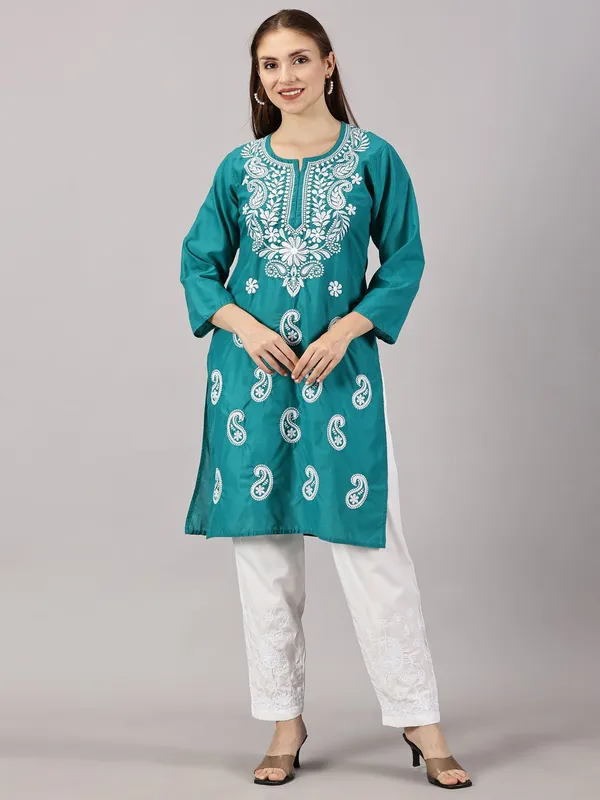 Kurti_For_Womens_Rama_Green_Straight_Kurti
