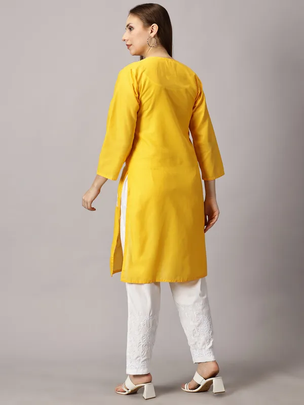 Women_Kurti_Yellow_Straight_Kurti