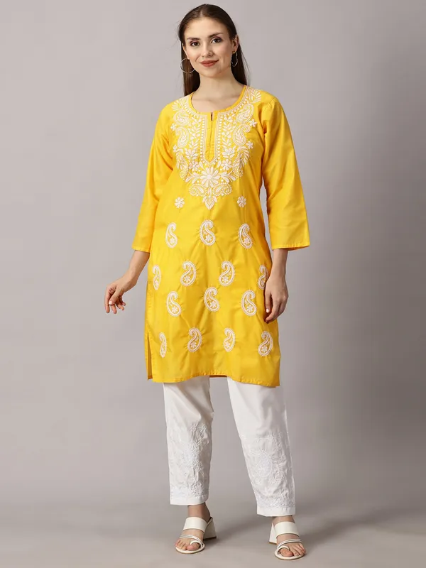 Women_Kurti_Yellow_Straight_Kurti