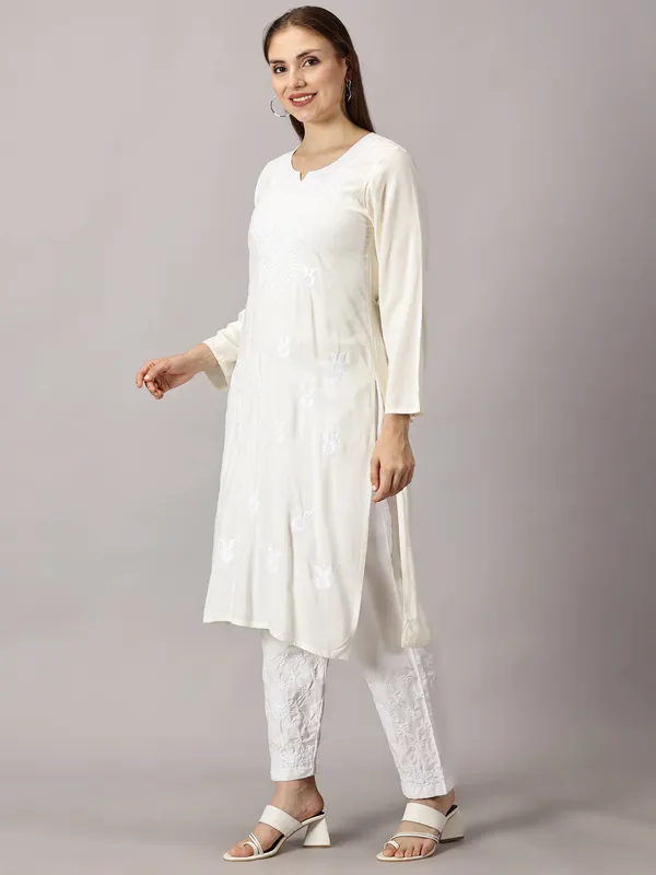 Rayon_Kurta_Sets_Off_White_Rayon_Cotton