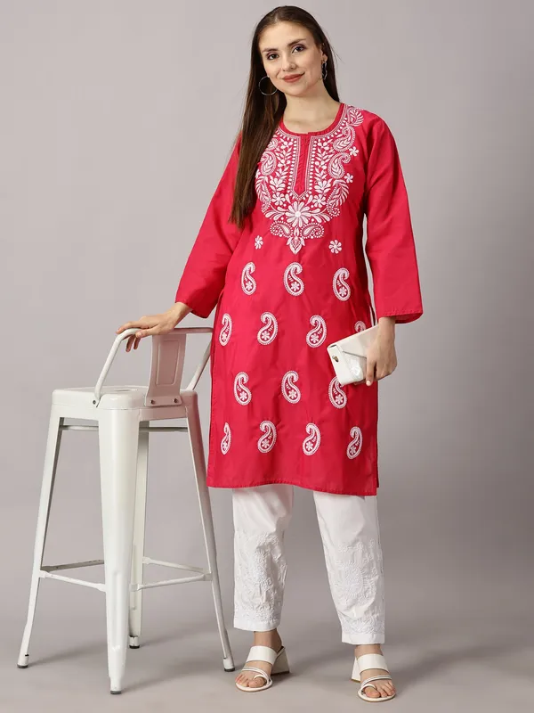Kurti_For_Womens_Mgenta_Straight_Kurti