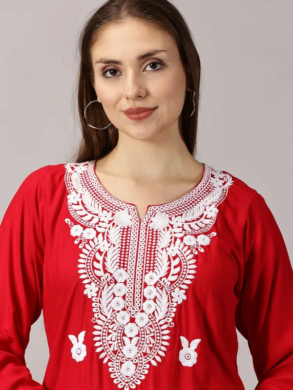 Rayon_Chikankari_Kurti_For_Womens