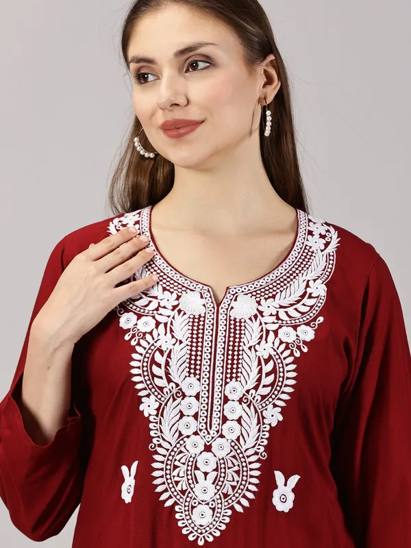 Rayon_Chikankari_Kurti_For_Womens