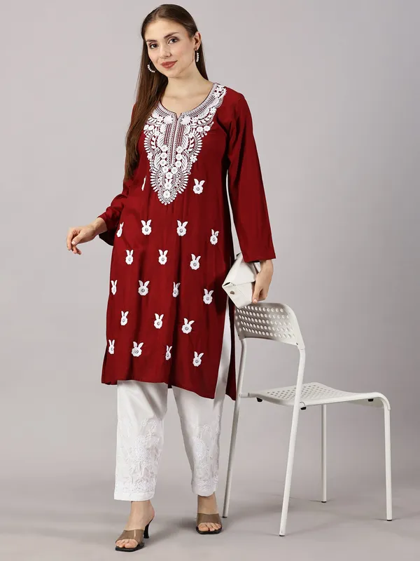 Rayon_Chikankari_Kurti_For_Womens