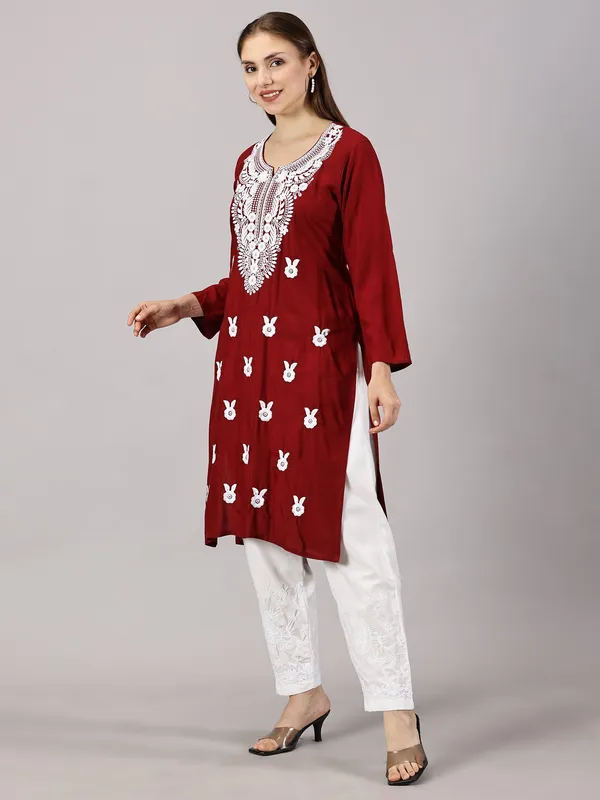 Rayon_Chikankari_Kurti_For_Womens