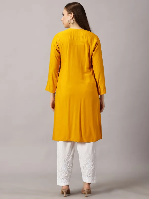 Rayon_Chikankari_Kurti_For_Womens