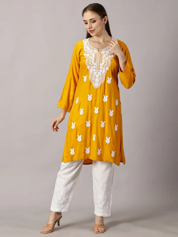 Rayon_Chikankari_Kurti_For_Womens