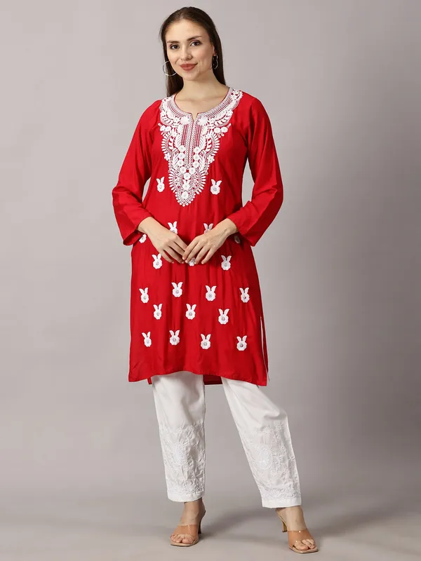 Rayon_Chikankari_Kurti_For_Womens