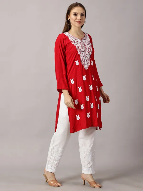 Rayon_Chikankari_Kurti_For_Womens