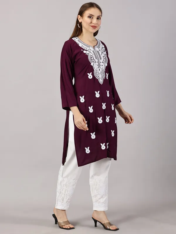 Rayon_Chikankari_Kurti_For_Womens