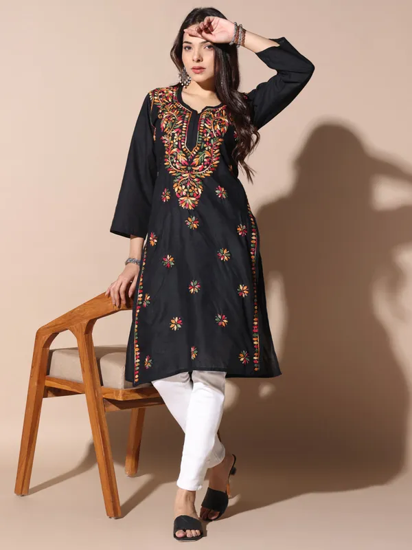 Chikankari_Cotton_Kurti
