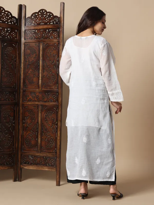 Premium_Hand_Embroidered_Kota_Doria_Chikankari_Kurti_38_Premium_Soft_Rayon