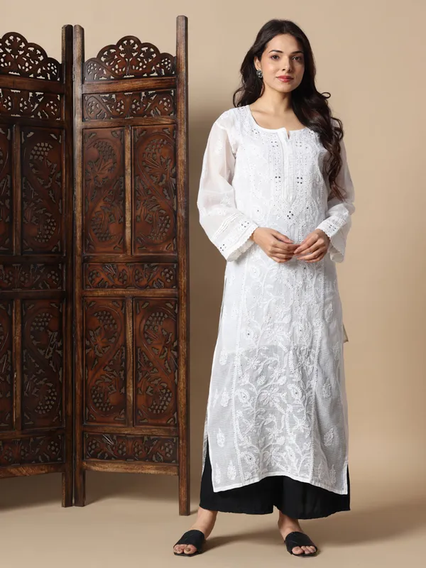 Premium_Hand_Embroidered_Kota_Doria_Chikankari_Kurti_42_Premium_Soft_Rayon