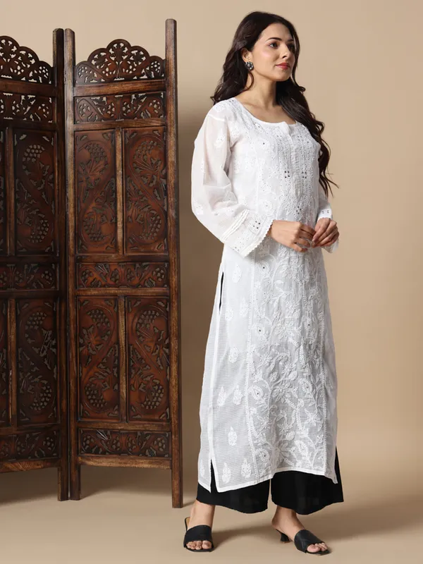 Premium_Hand_Embroidered_Kota_Doria_Chikankari_Kurti_46_Premium_Soft_Rayon