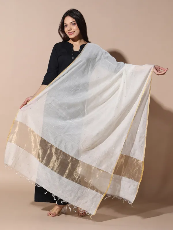 Soft_Mulchanderi_Silk_Dupatta_With_Fine_Chikan_Mukaish_Golden_Taar_Hand_Embroidery_White_Chanderi_Dupatta