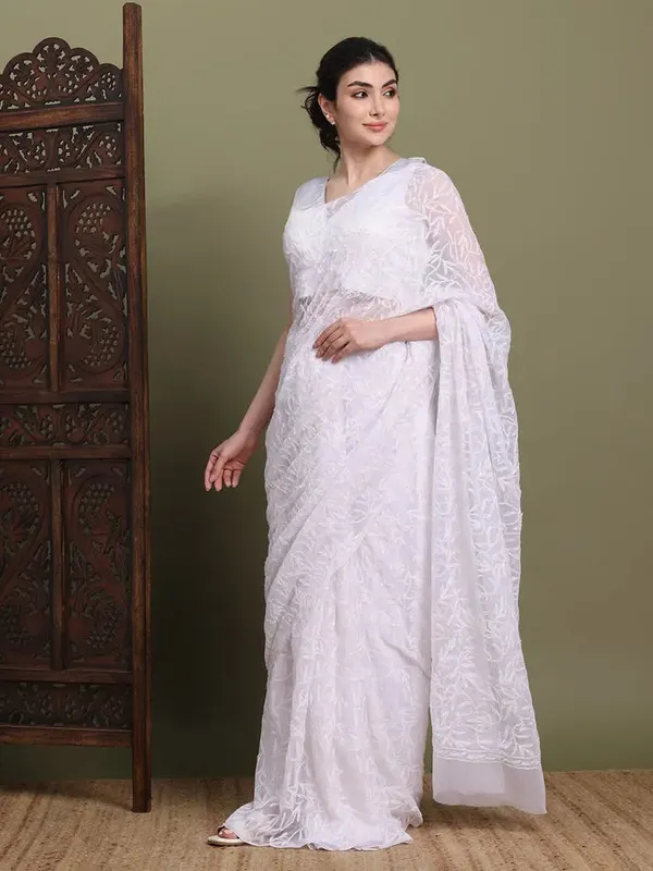 Exclusive_Tepchi_Hand_Made_Chikankari_Saree_White_Female_Adults