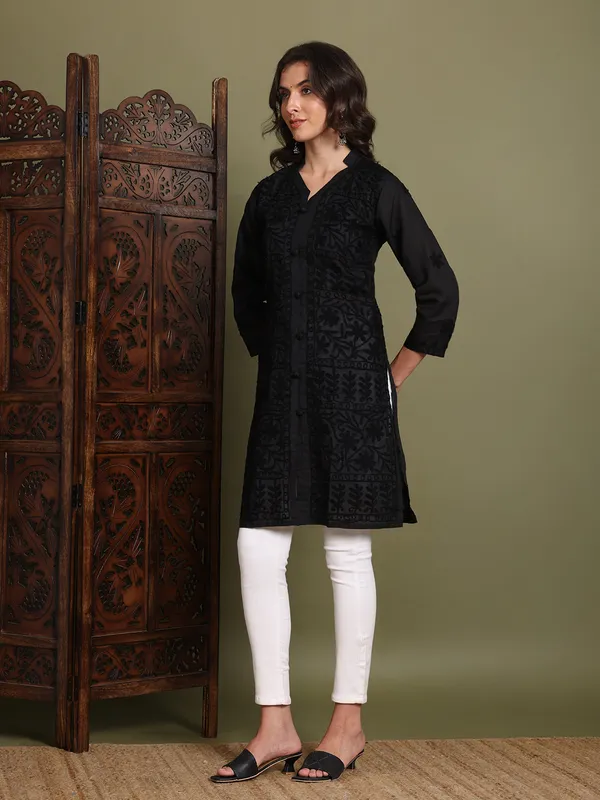 Cotton_Kurtis_For_Summer_Black_Straight_Kurti
