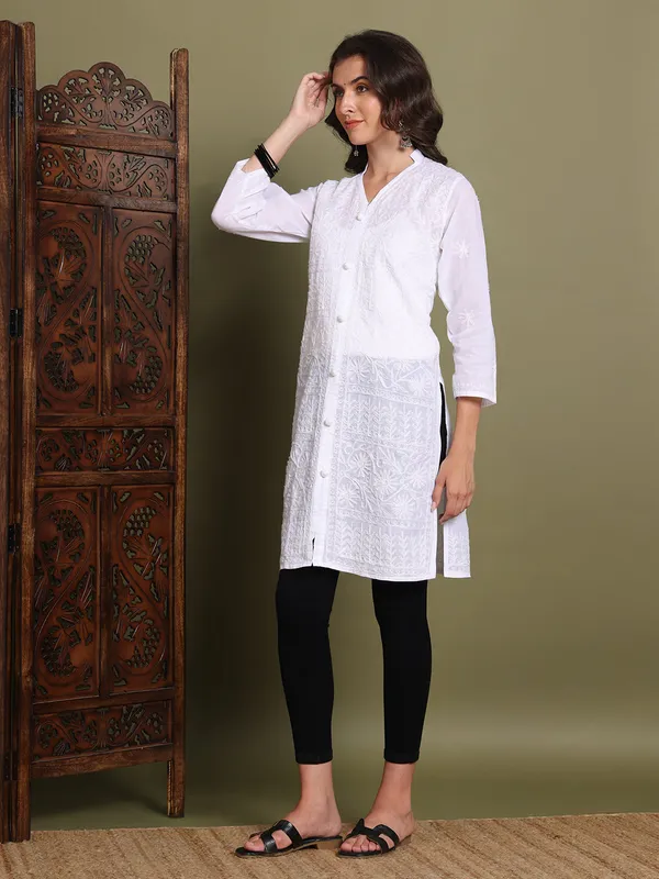Cotton_Kurtis_For_Summer_White_Straight_Kurti