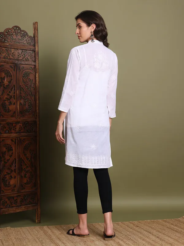 Cotton_Kurtis_For_Summer_White_Straight_Kurti