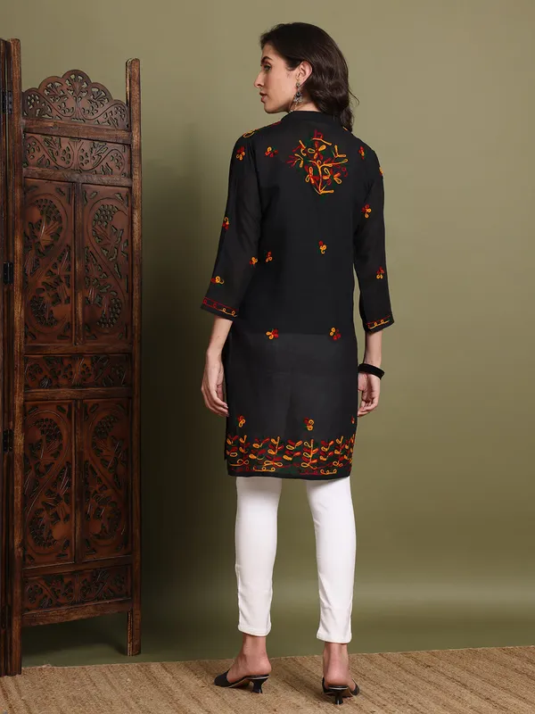 Cotton_Kurtis_For_Summer_Black_Multi_Straight_Kurti