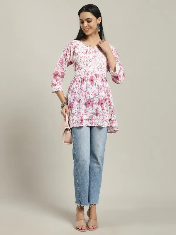 Short_Chikankari_Kurti_For_Womens_Wine