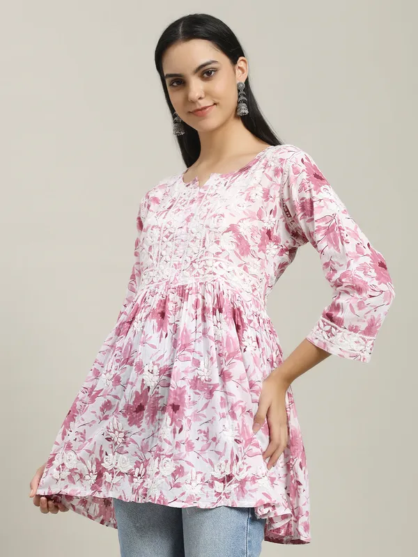 Short_Chikankari_Kurti_For_Womens_Wine