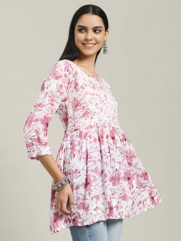 Short_Chikankari_Kurti_For_Womens_Wine