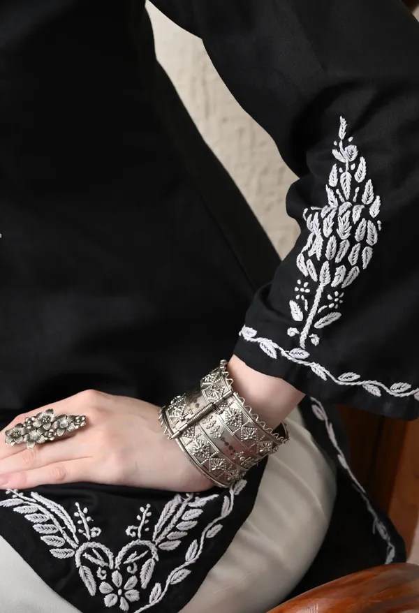 Women_Hand_Embroidered_Lucknowi_Chikankari_Cotton_Straight_Short_Top_Black_Colour_Black