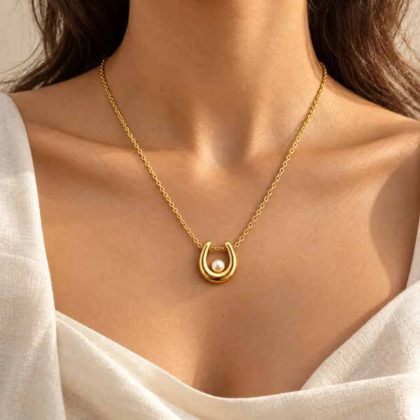 Gold-Tone_Pearl_Horseshoe_Pendant_Necklace_for_Women